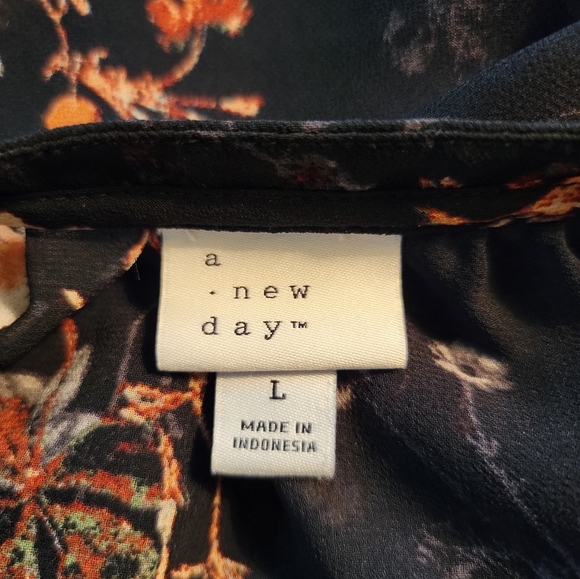 'A New Day' Black Sheet Peasant Blouse with Burnt Orange Floral Pattern - Size L - Picture 5 of 5
